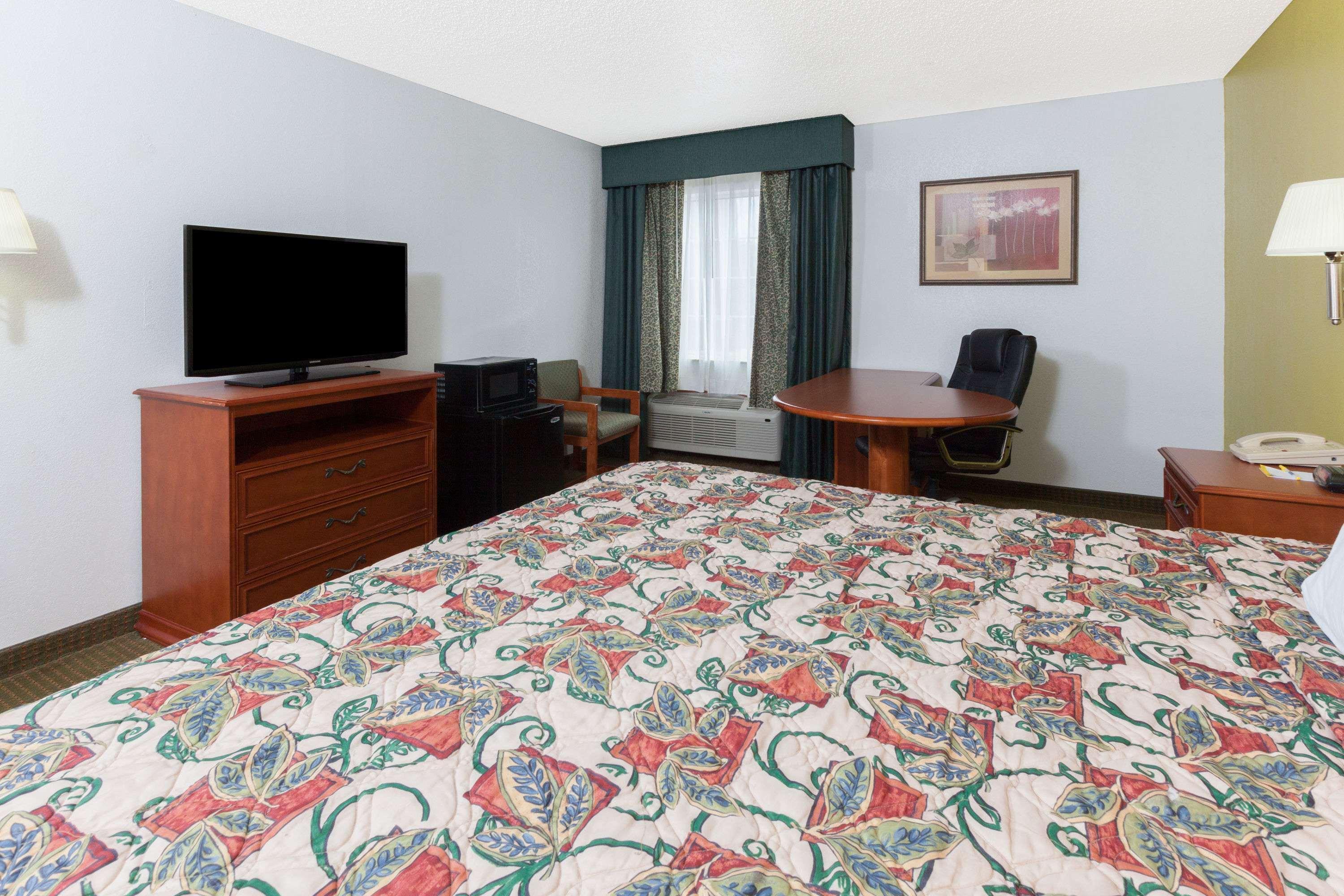 Days Inn By Wyndham שוני מראה חיצוני תמונה