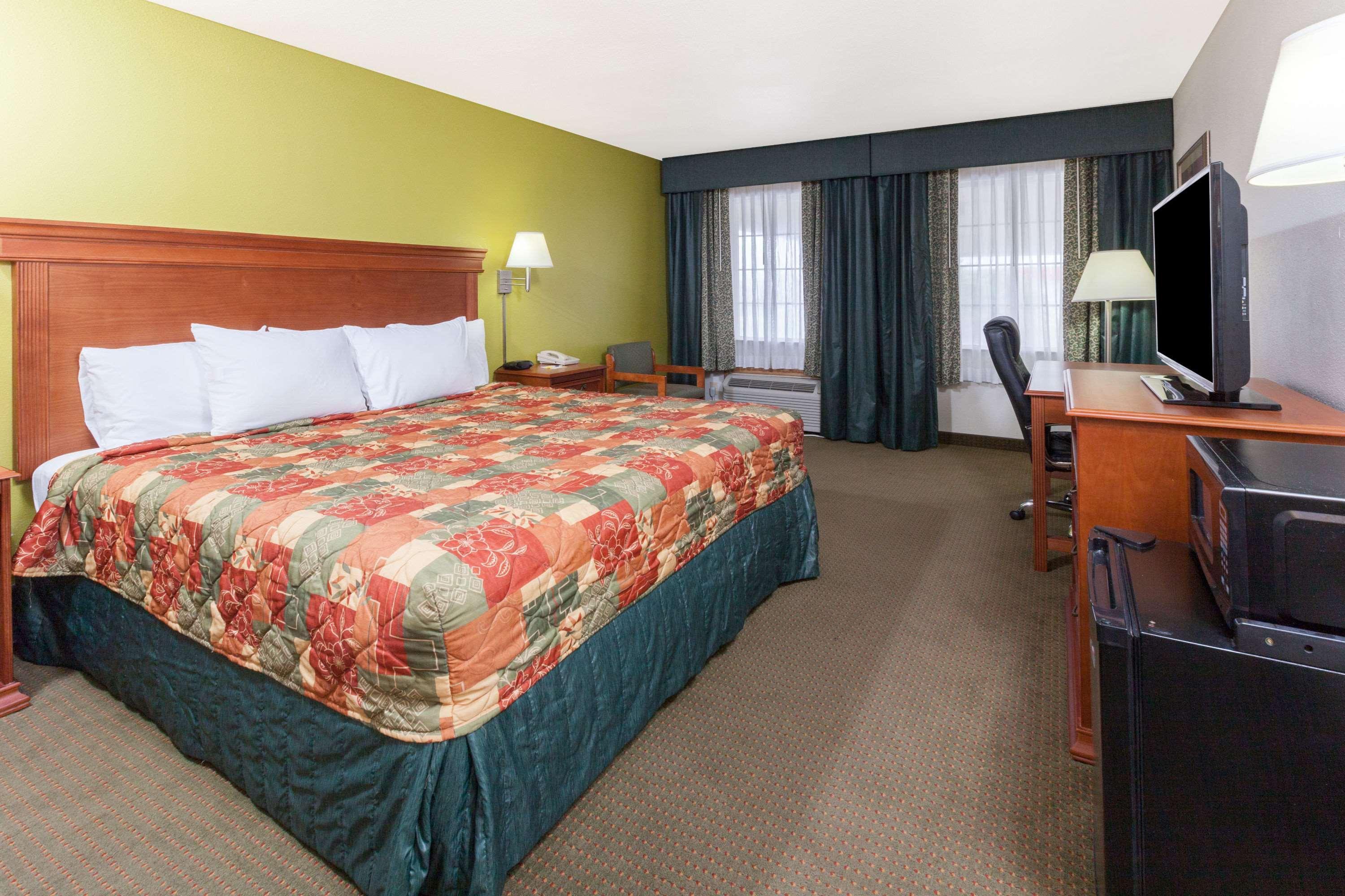 Days Inn By Wyndham שוני מראה חיצוני תמונה