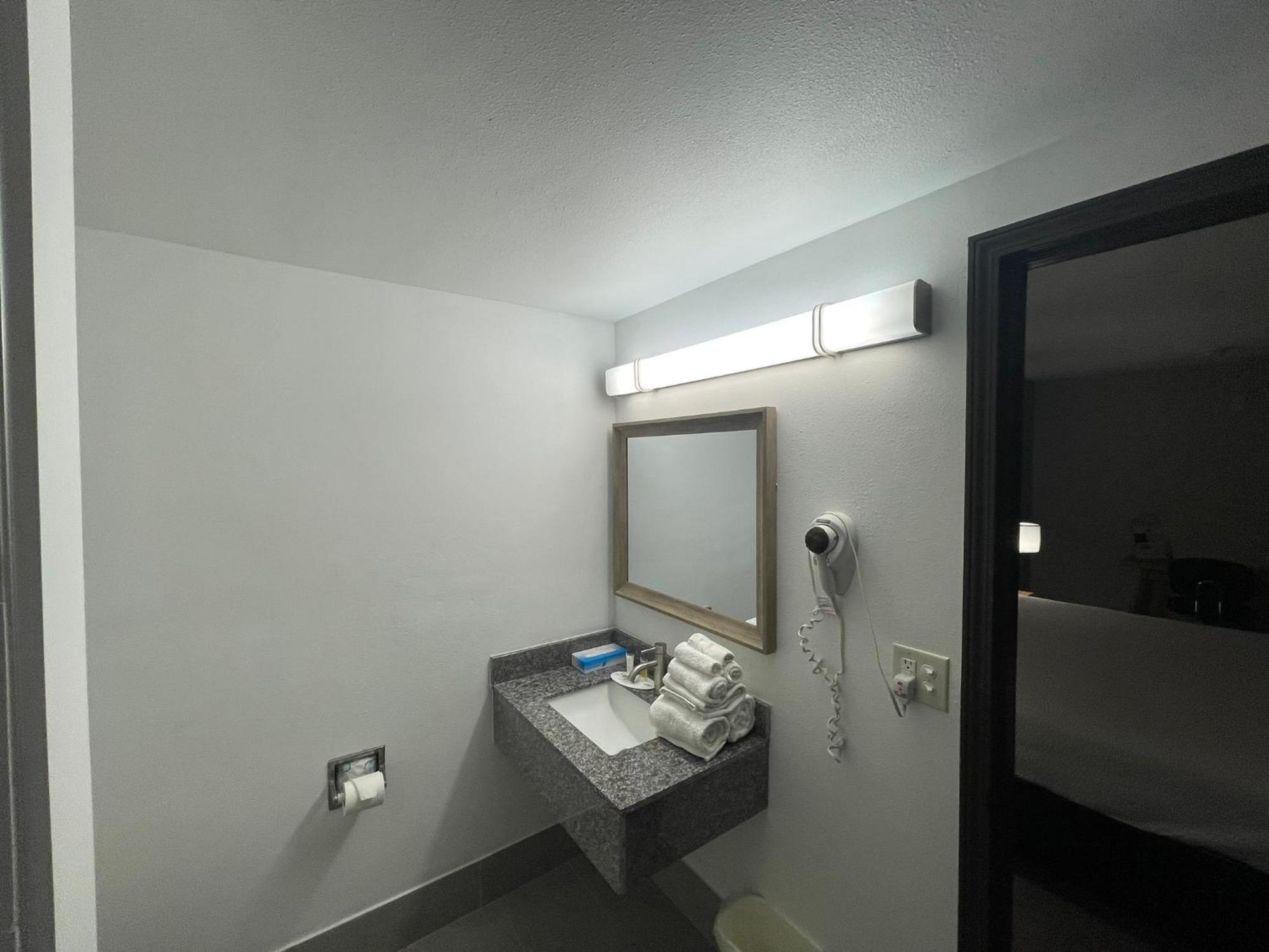Days Inn By Wyndham שוני מראה חיצוני תמונה